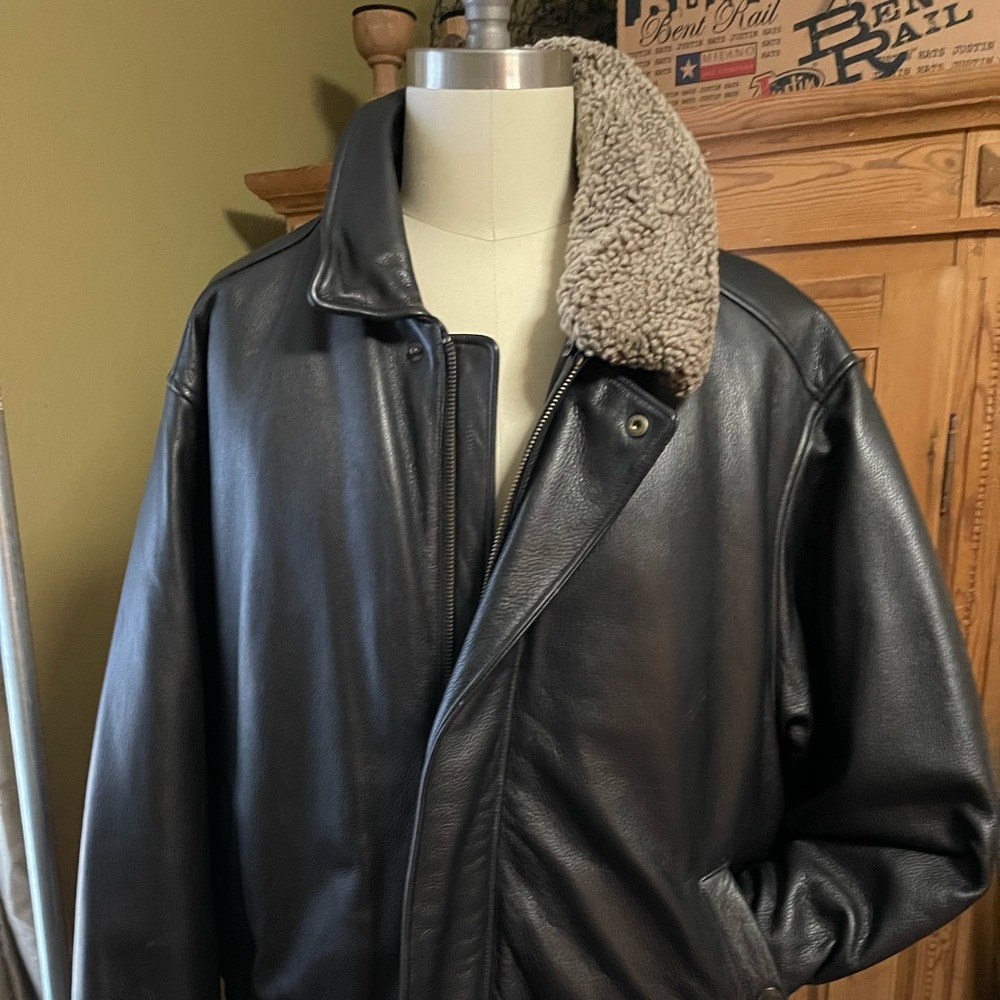 Mens heavy Eddie Bauer leather bomber jacket with removable shearling collar.